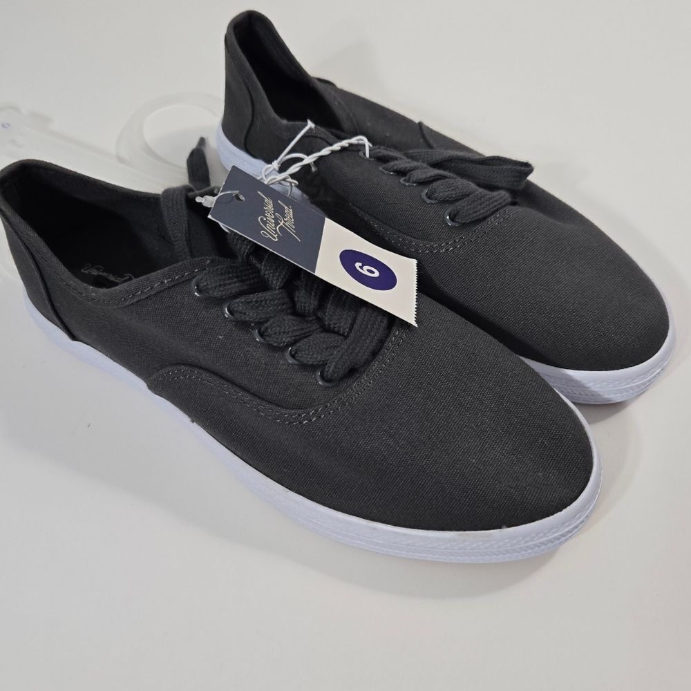 NWT Universal Thread gray sneakers